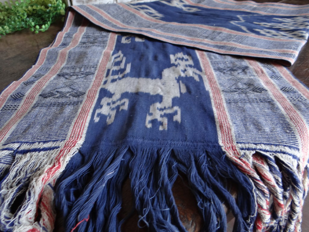 イカット・古布・モン族の織物はアジアを代表する伝統織です。